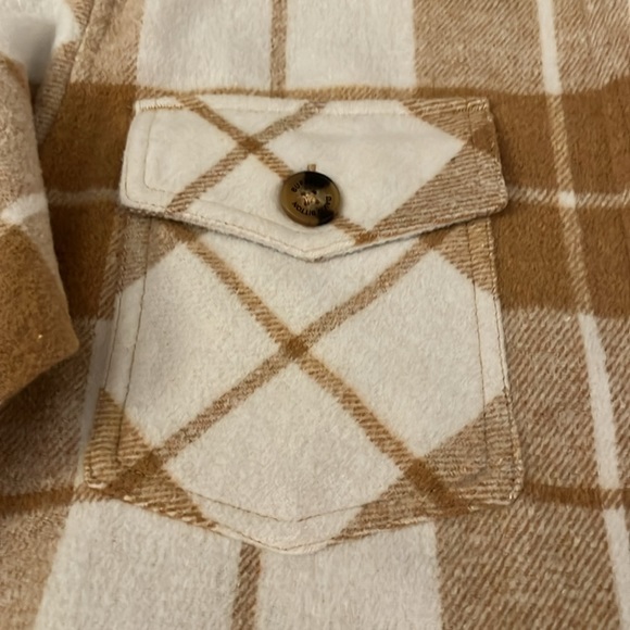 shacket - Picture 3 of 3